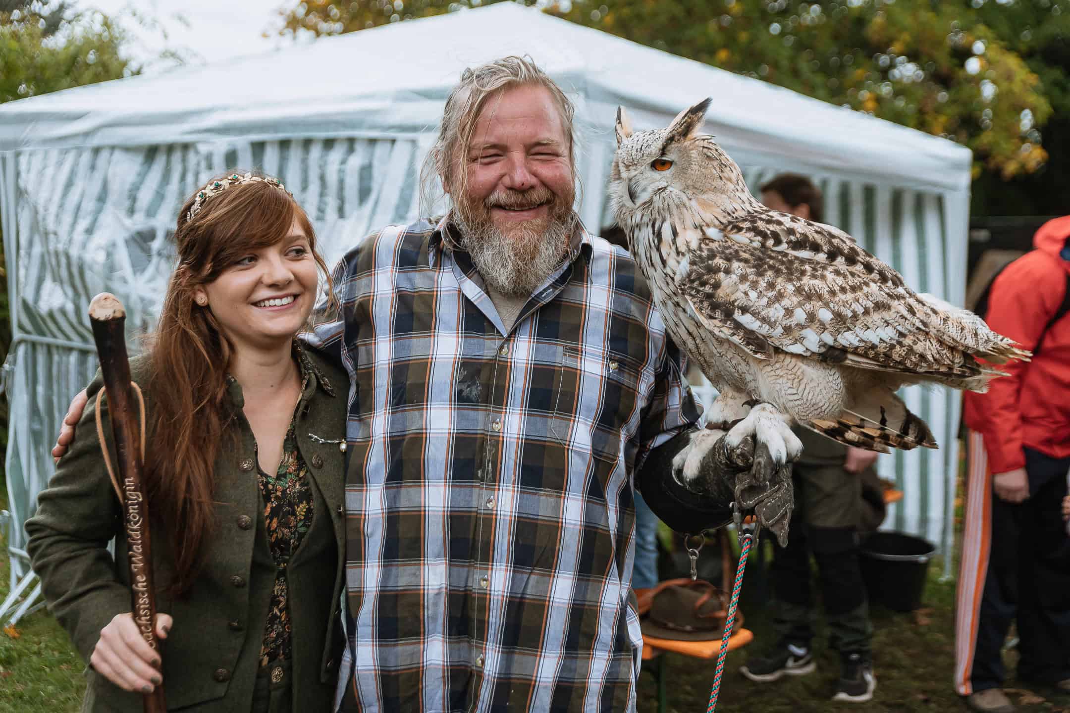 Falkner und Waldkönigin